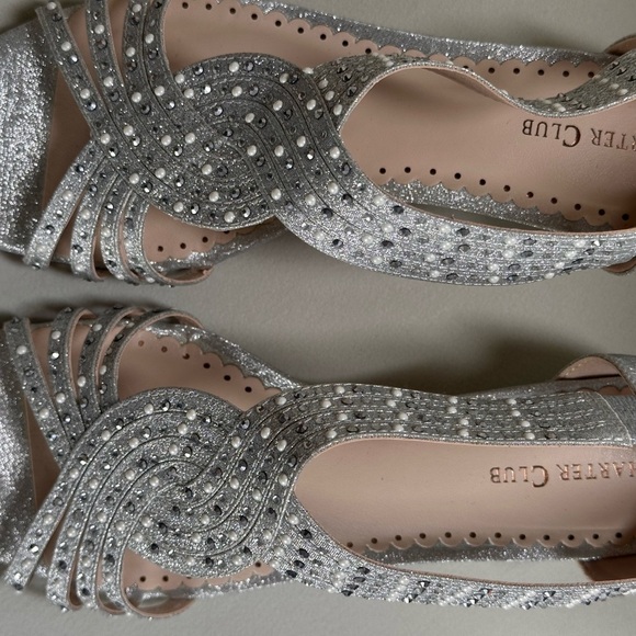 Charter Club Ginifur Wedge Sandal Womens SZ 8 Wide Silver Glitter Pearl NWB - Picture 2 of 6